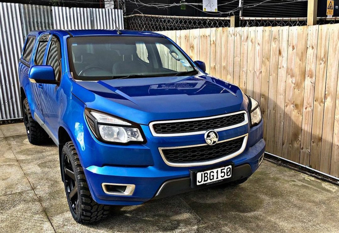 HEADLIGHT SURROUNDS - COLORADO/TRAILBLAZER 2012 - 2016