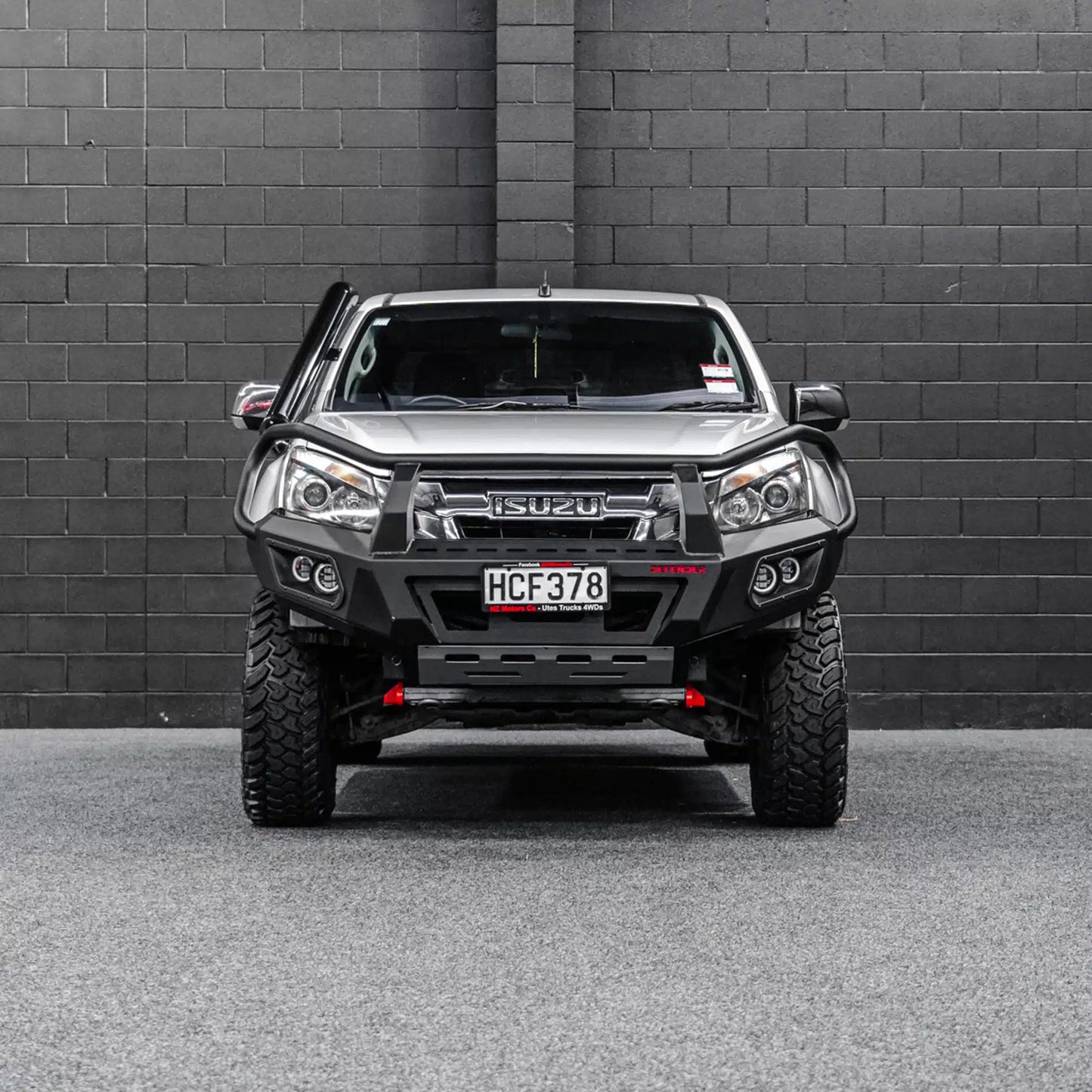 DEFENDER Off-Road Bull Bar + Winch & Spotlights Combo Package