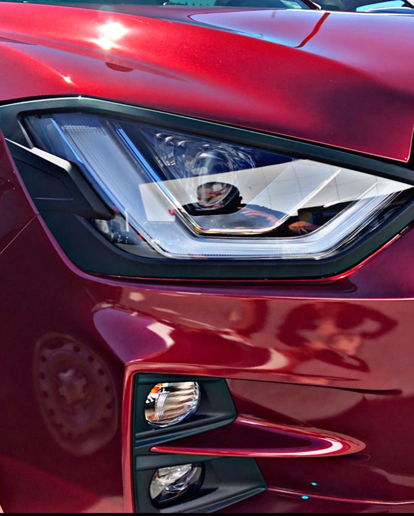 DMAX 2021 - HEADLIGHT SURROUNDS