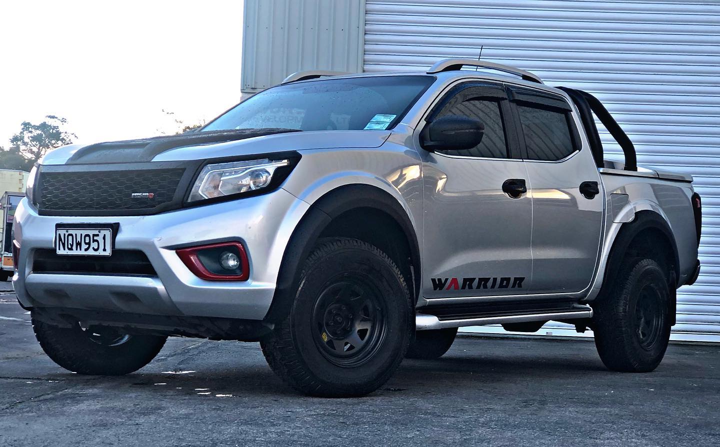 WINDOW VISORS - NAVARA NP300
